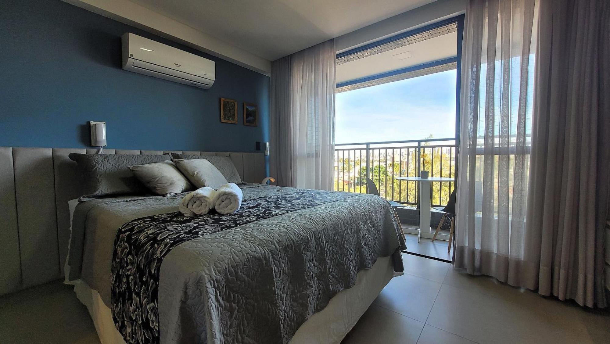 Com Varanda E Vista O Mar Apartment *